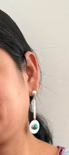 Pendientes plateados con ónix verde