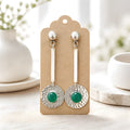 Pendientes plateados con ónix verde
