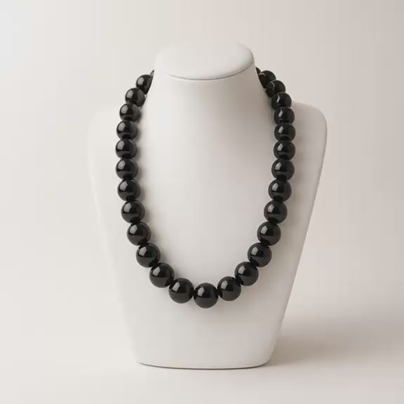 Collar de obsidiana